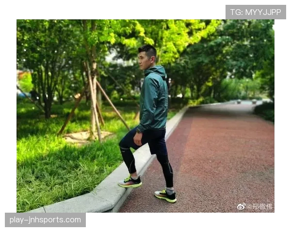 邢傲伟家的狗吃的都比我一个月工资多